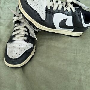 Nike dunks size 8